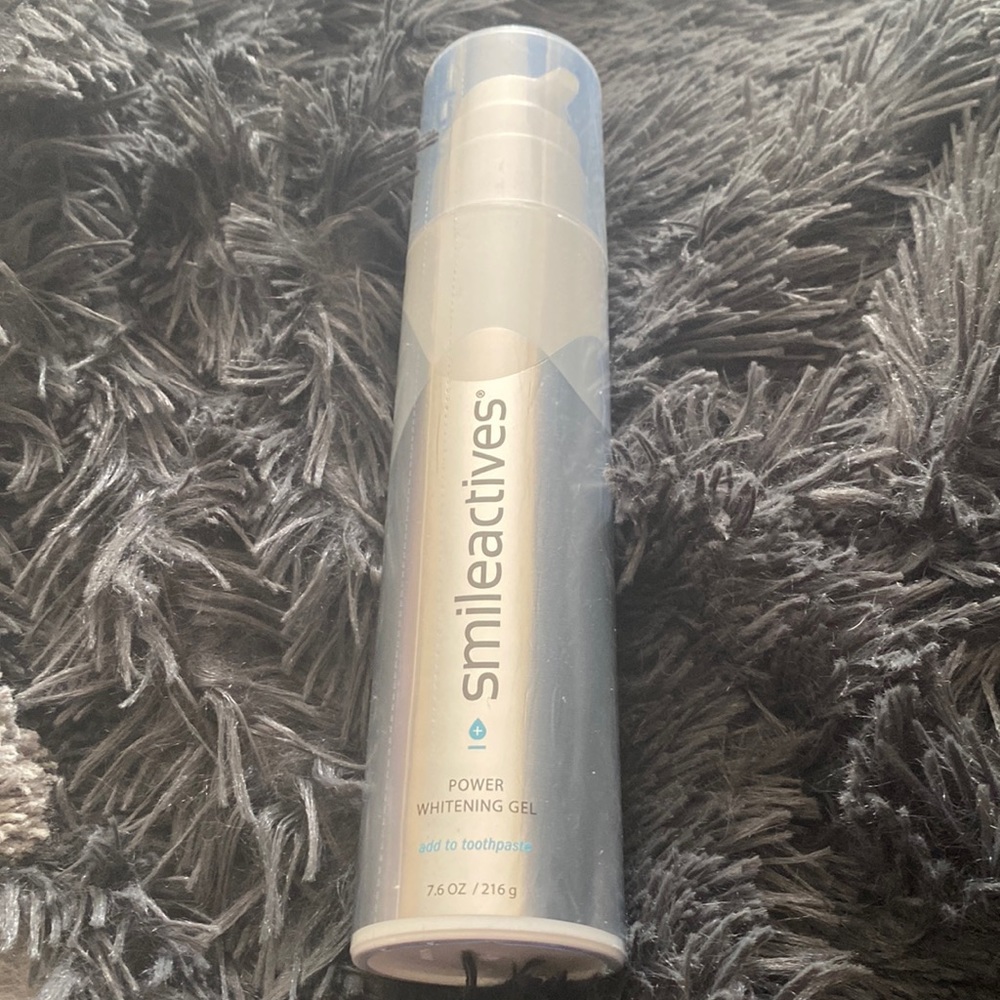 SMILEACTIVES MEGA-SIZE. 7.6 oz POWER WHITENING GEL NEW AND SEALED